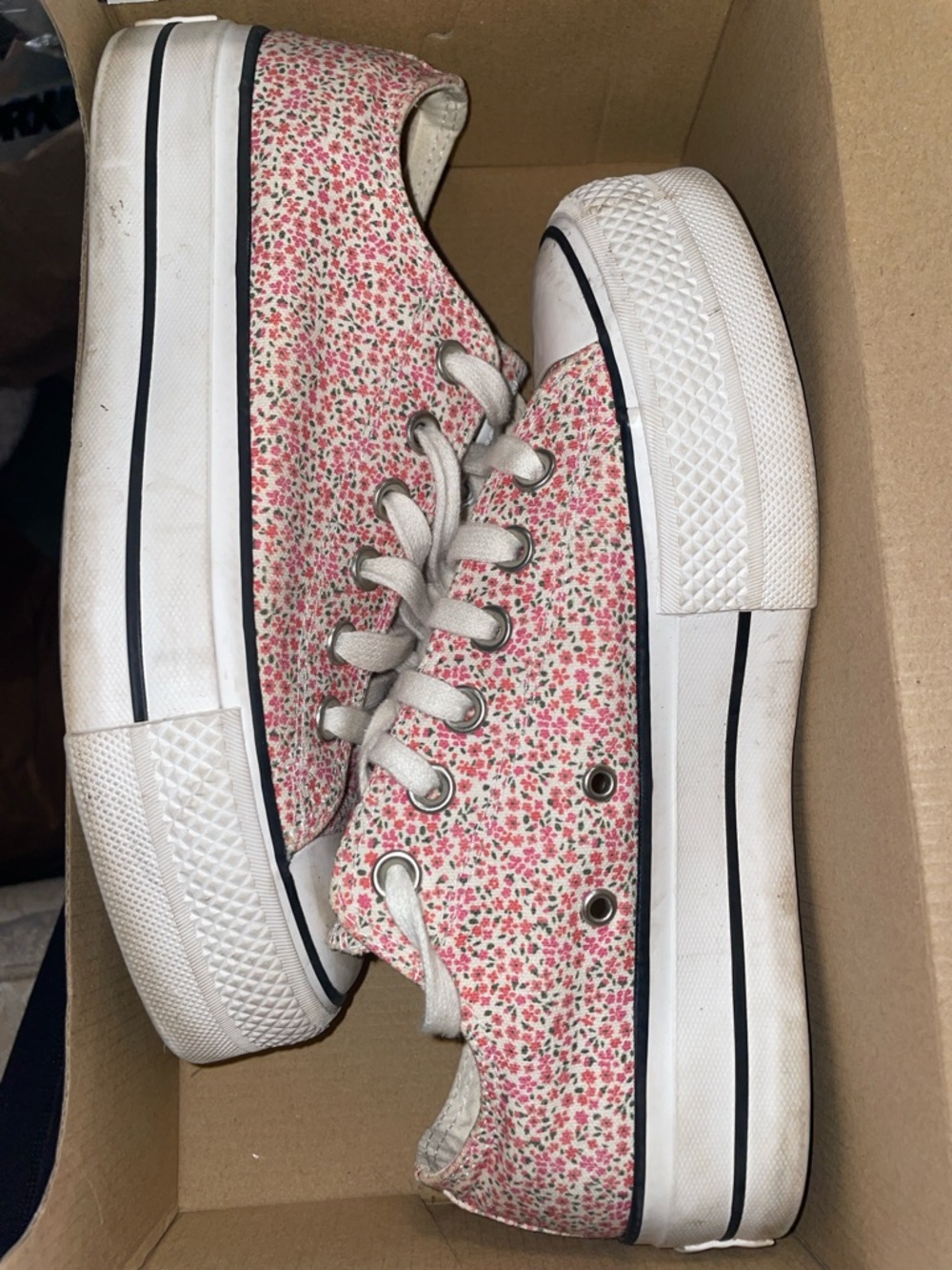 Converse Floral Low Top Sneakers - Pink and White - Chuck Taylor All Star Lift - Picture 2 of 7